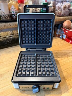 AICOOK 4-Square Belgian Waffle Maker - White